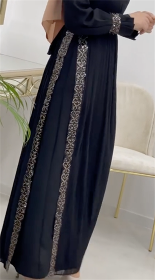 Ellya Özel Tasarım Payet İşlemeli Piliseli Krep Kumaş Elbise
